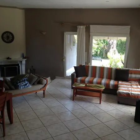 House With Garden Vila