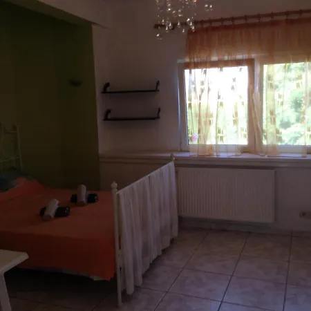 House With Garden * Néa Péramos