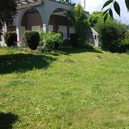 House With Garden Villa