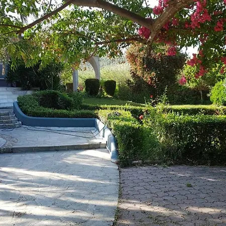 House With Garden Villa Nea Peramos (Macedonia)