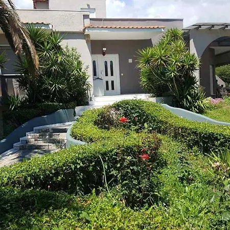 House With Garden Villa Nea Peramos (Macedonia)